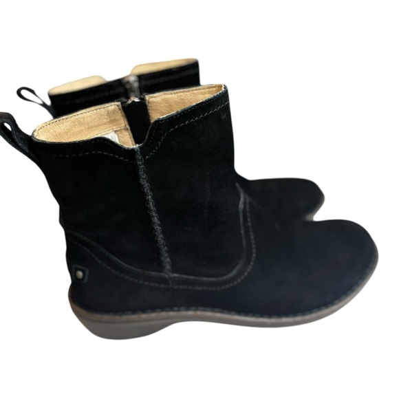 UGG Neevah Black Suede Leather Ankle Boots Fur Lined Boots Women’s Size 10 - Picture 13 of 14